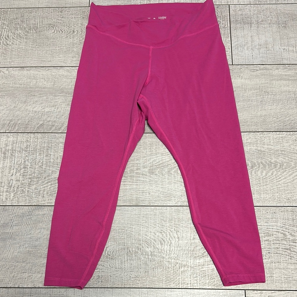 Old Navy Extra High-Waisted Go-Dry Leggings